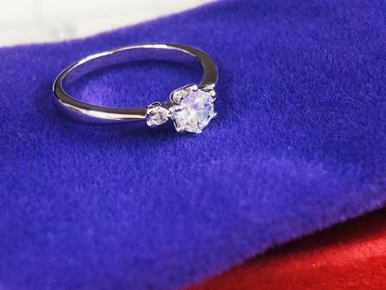 エルメスが示す資産価値と伝統が支える中古ブランド市場の新潮流