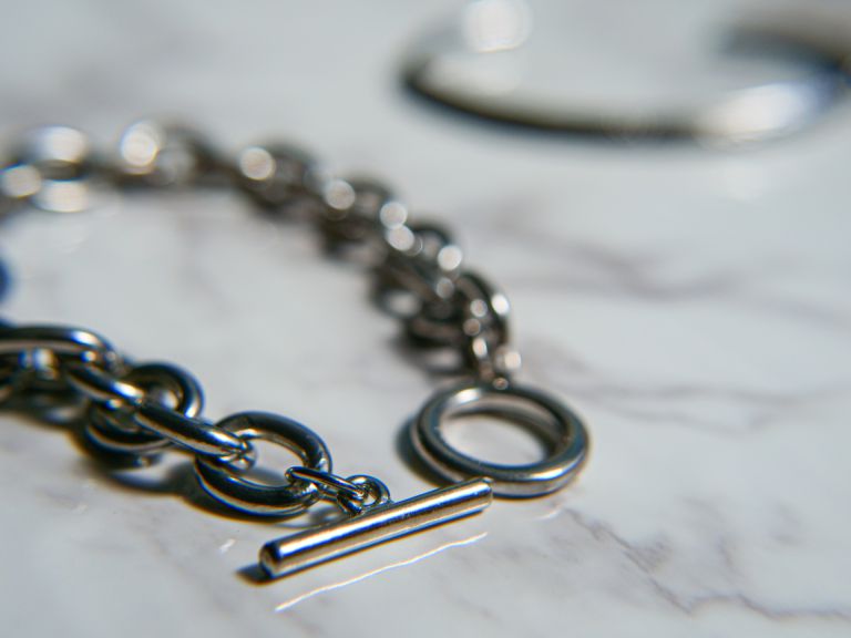 ロレックス中古市場の奥深い魅力と所有満足度の理由を徹底解説